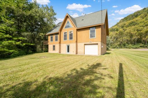 1185 Fairwater Drive, Altura, MN 55910