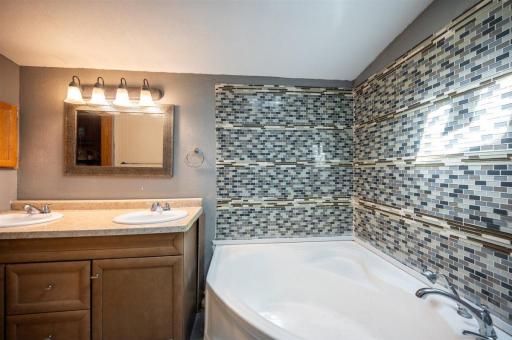 2908 Crandle Ave, Superior, WI 54880