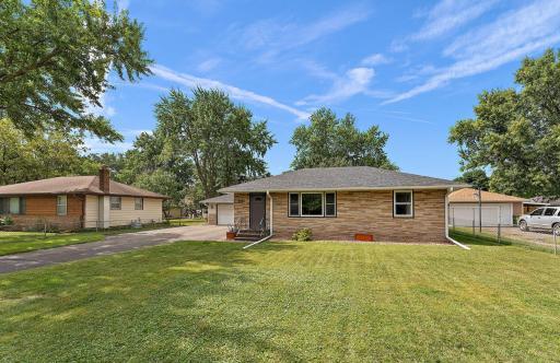 Welcome to 5061 Long Lake Rd. Mounds View, MN 55112