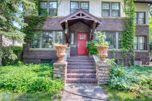 1222 9th Street S, Fargo, ND 58103
