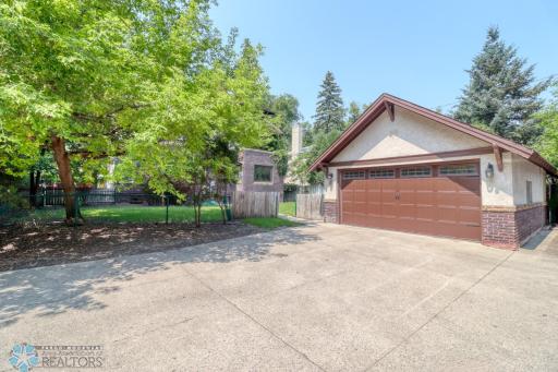 1222 9th Street S, Fargo, ND 58103