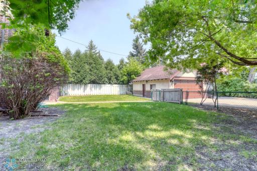 1222 9th Street S, Fargo, ND 58103