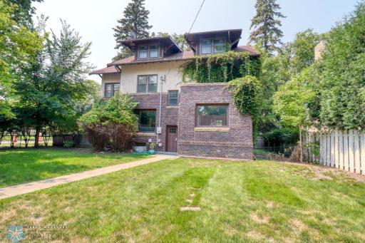 1222 9th Street S, Fargo, ND 58103