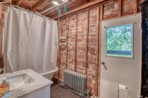 1222 9th Street S, Fargo, ND 58103