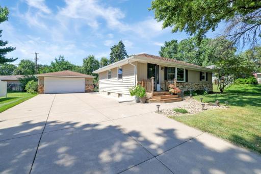 6017 Yukon Avenue N, Minneapolis, MN 55428