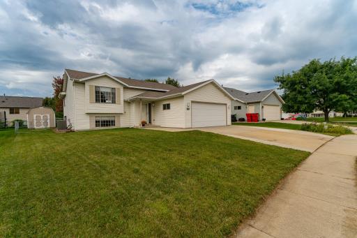 5825 48th Avenue NW, Rochester, MN 55901