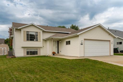 5825 48th Avenue NW, Rochester, MN 55901