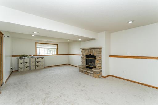 5825 48th Avenue NW, Rochester, MN 55901