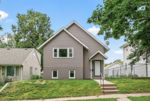 1336 4th Street E, Saint Paul, MN 55106