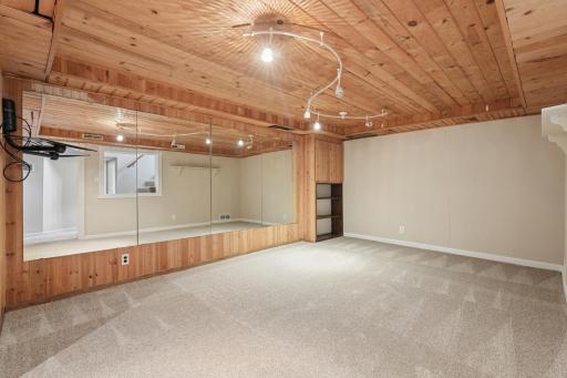 4518 Yates Avenue N, Crystal, MN 55422-9495