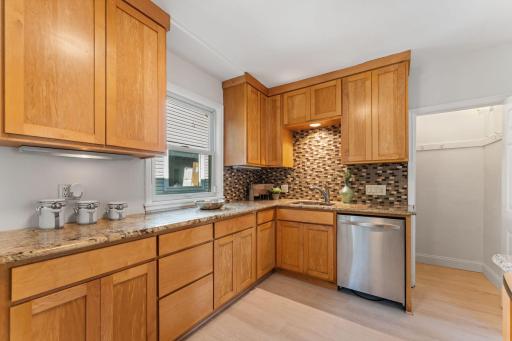 1460 Hague Avenue, Saint Paul, MN 55104