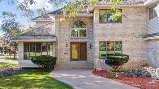 This spacious home features a welcoming layout, walkout lower level, plus a great yard!