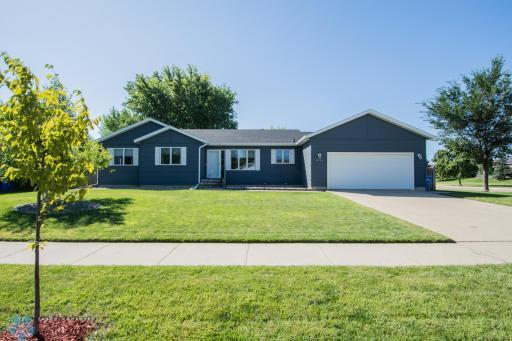 3266 37th Avenue S, Fargo, ND 58104