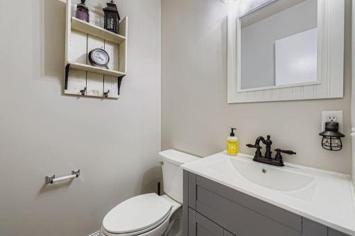 2033 Gresham Ave N - MLS Sized - 019 - 13 Powder Room.jpg