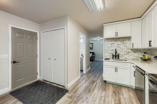 2033 Gresham Ave N - MLS Sized - 014 - 08 Kitchen.jpg