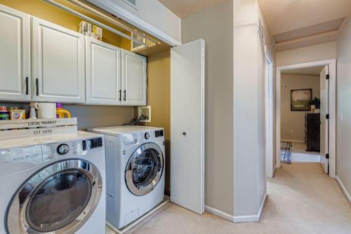 2033 Gresham Ave N - MLS Sized - 028 - 25 2nd Floor Hallway.jpg