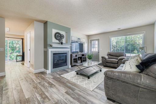 2033 Gresham Ave N - MLS Sized - 010 - 05 Living Room.jpg