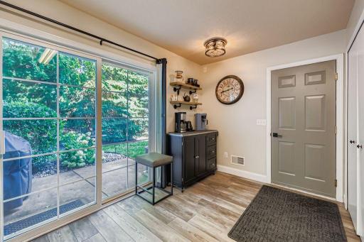 2033 Gresham Ave N - MLS Sized - 016 - 10 Kitchen.jpg