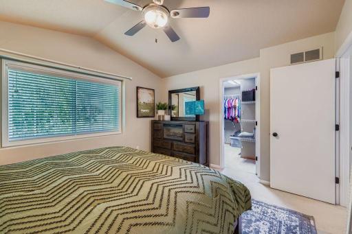 2033 Gresham Ave N - MLS Sized - 020 - 14 2nd Floor Primary Bedroom.jpg