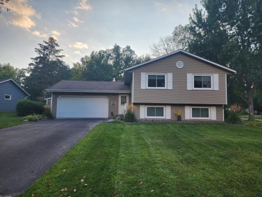 8033 Quail Avenue N, Minneapolis, MN 55443