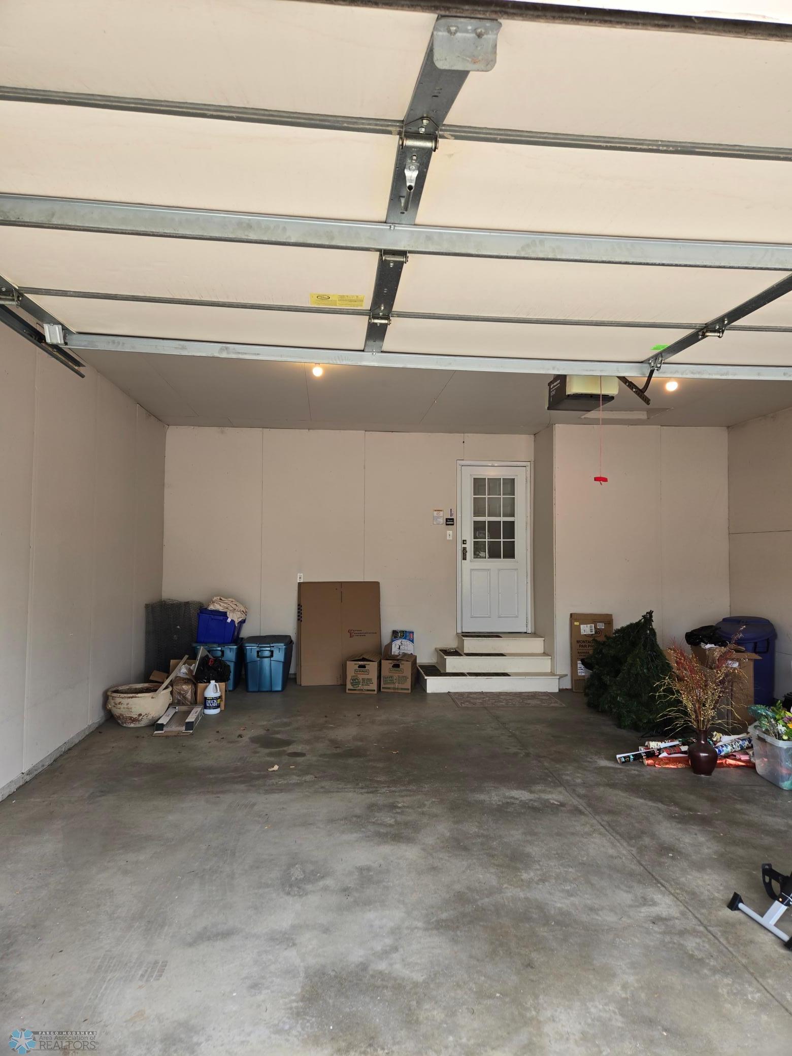 Attached Double Garage 22 x 26.jpg