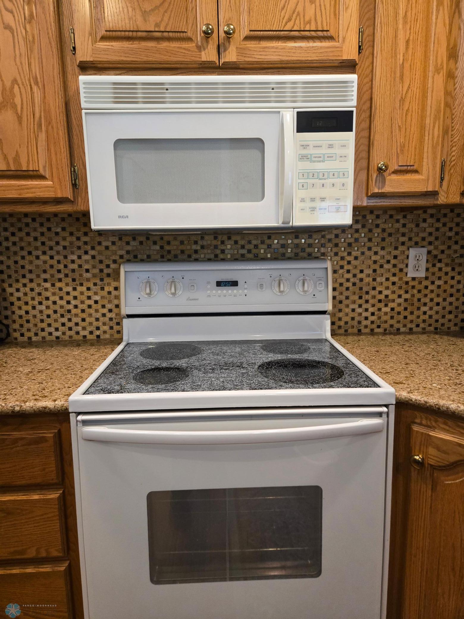 Kitchen range and microwave.jpg