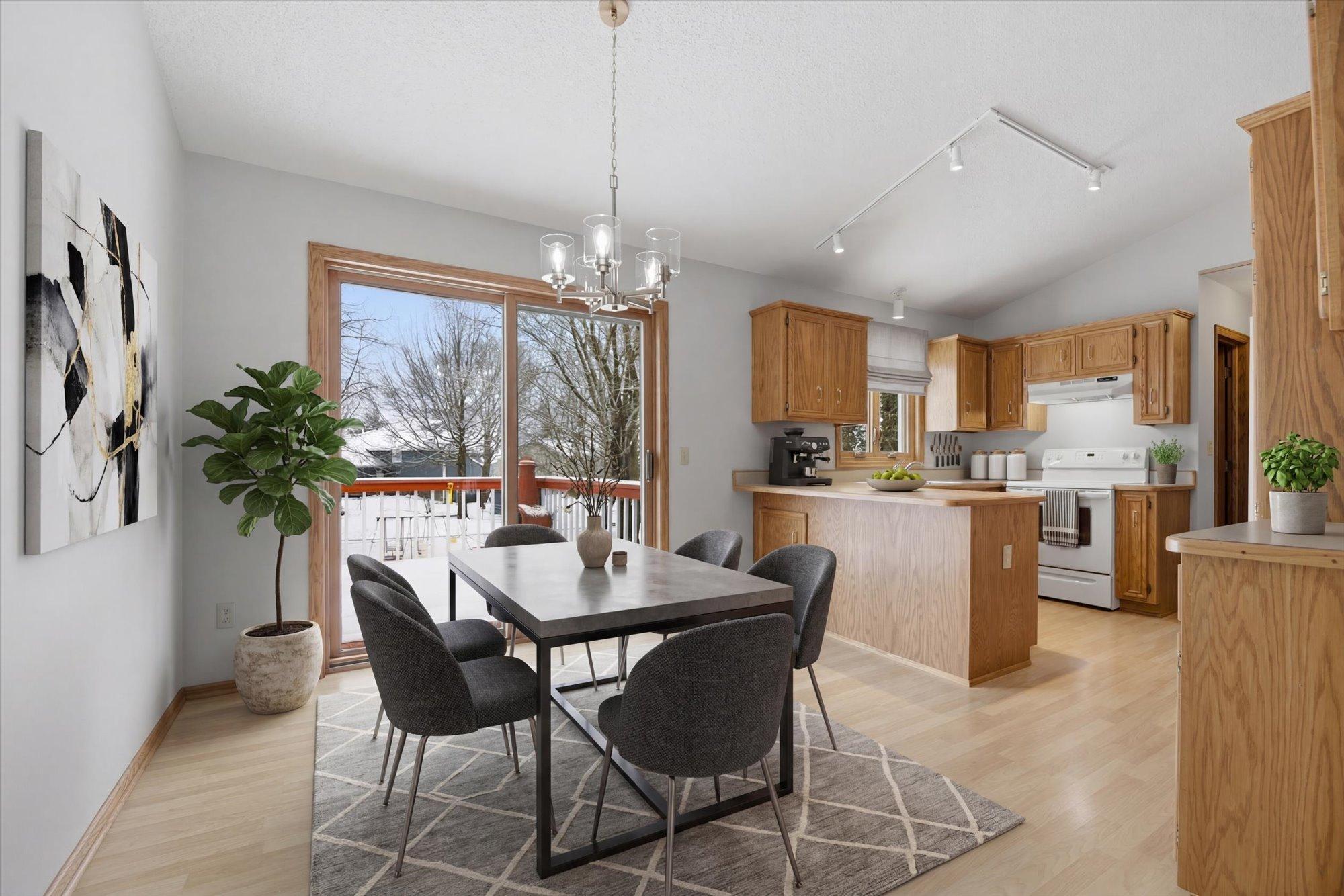 Dining room. This photo has been virtually staged.