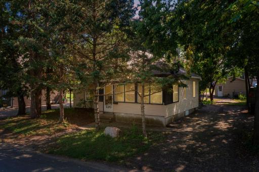 720 Bluff Avenue E, Shakopee, MN 55379