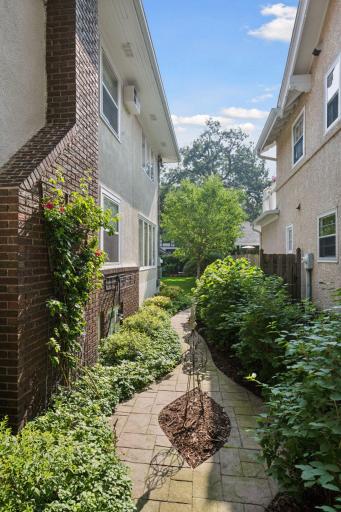 2215 Penn Avenue S, Minneapolis, MN 55405