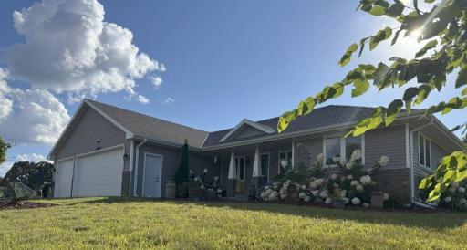 40350 Hemingway Avenue, North Branch, MN 55056