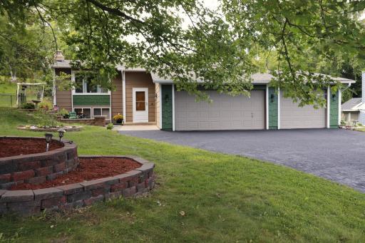 12924 16th Avenue S, Burnsville, MN 55337