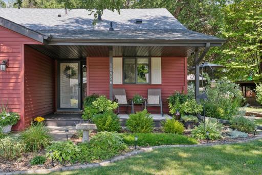 10556 Grant Drive, Eden Prairie, MN 55347