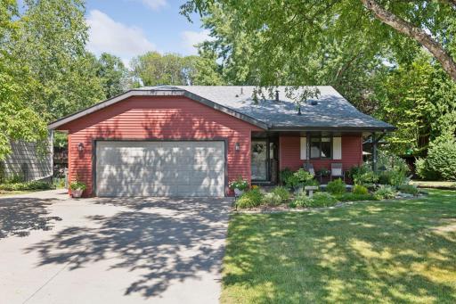 10556 Grant Drive, Eden Prairie, MN 55347