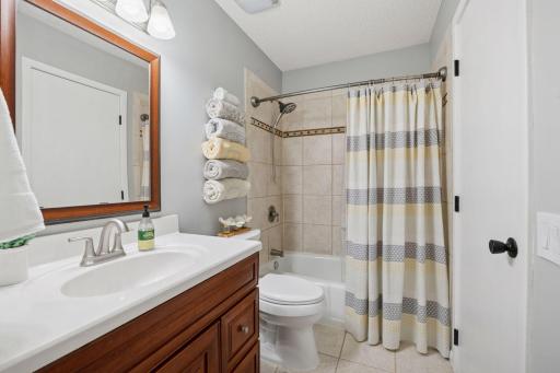 10556 Grant Drive, Eden Prairie, MN 55347