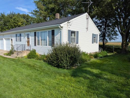67382 180th Street, Alden, MN 56009