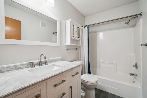2079 Brittany Court, Shakopee, MN 55379