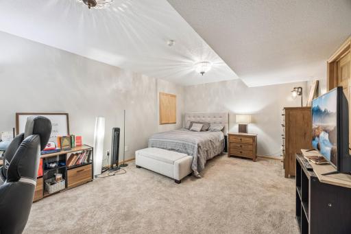 9491 Kirkwood Way N, Maple Grove, MN 55369