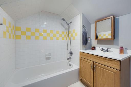 1384 Westminster St - Web Quality - 021 - 27 2nd Floor Primary Bathroom.jpg