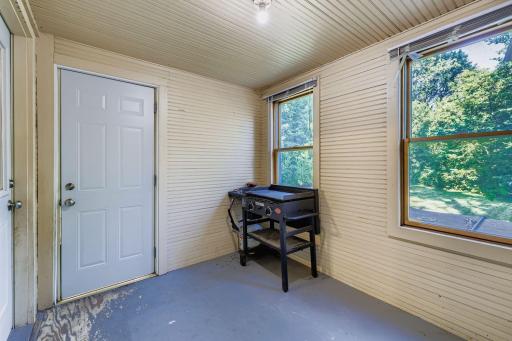 1384 Westminster St - Web Quality - 026 - 32 Mudroom.jpg