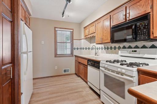 4184 Knob Circle, Eagan, MN 55122