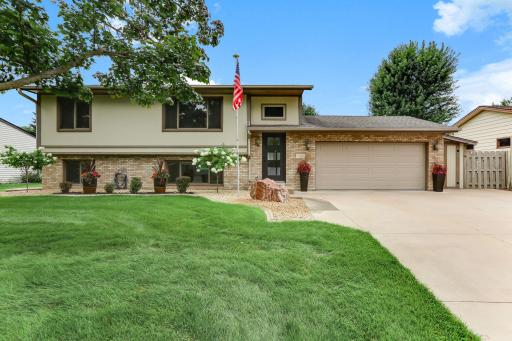 11221 Sumter Avenue N, Champlin, MN 55316