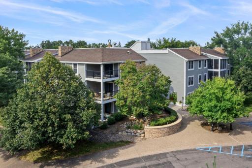 3030 Saint Albans Mill Road, 211, Hopkins, MN 55305