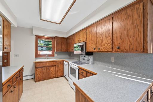 2730 Fernwood Street, Saint Paul, MN 55113
