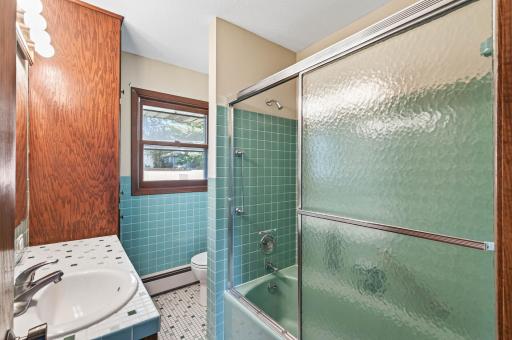 2730 Fernwood Street, Saint Paul, MN 55113
