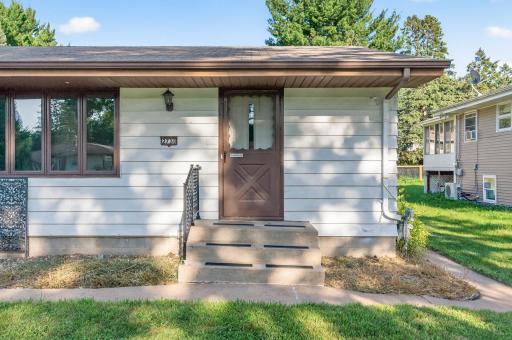 2730 Fernwood Street, Saint Paul, MN 55113