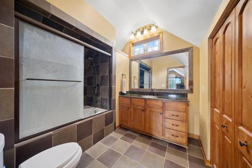 221 7th Avenue SE, Waseca, MN 56093