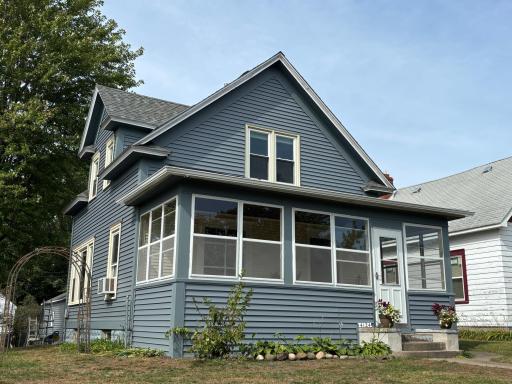 Brand new siding just installed! Welcome home!