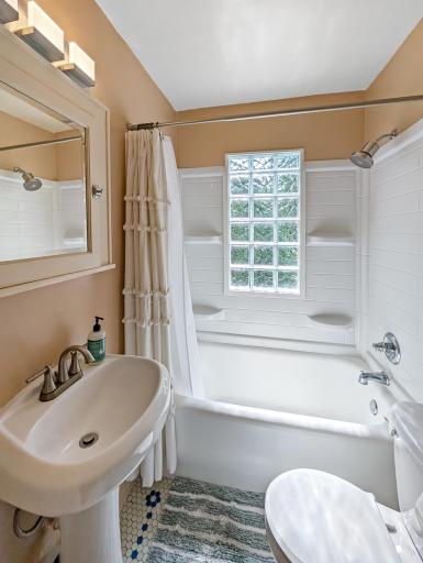 Full bathroom with built-in shower storage! Unit 2811