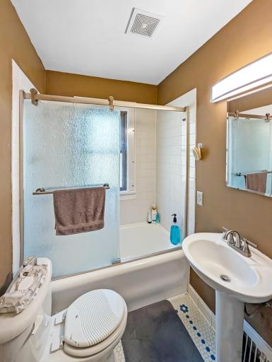 2809 36th Avenue S, Minneapolis, MN 55406