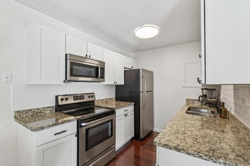 3262 Valley Ridge Drive, 4, Eagan, MN 55121